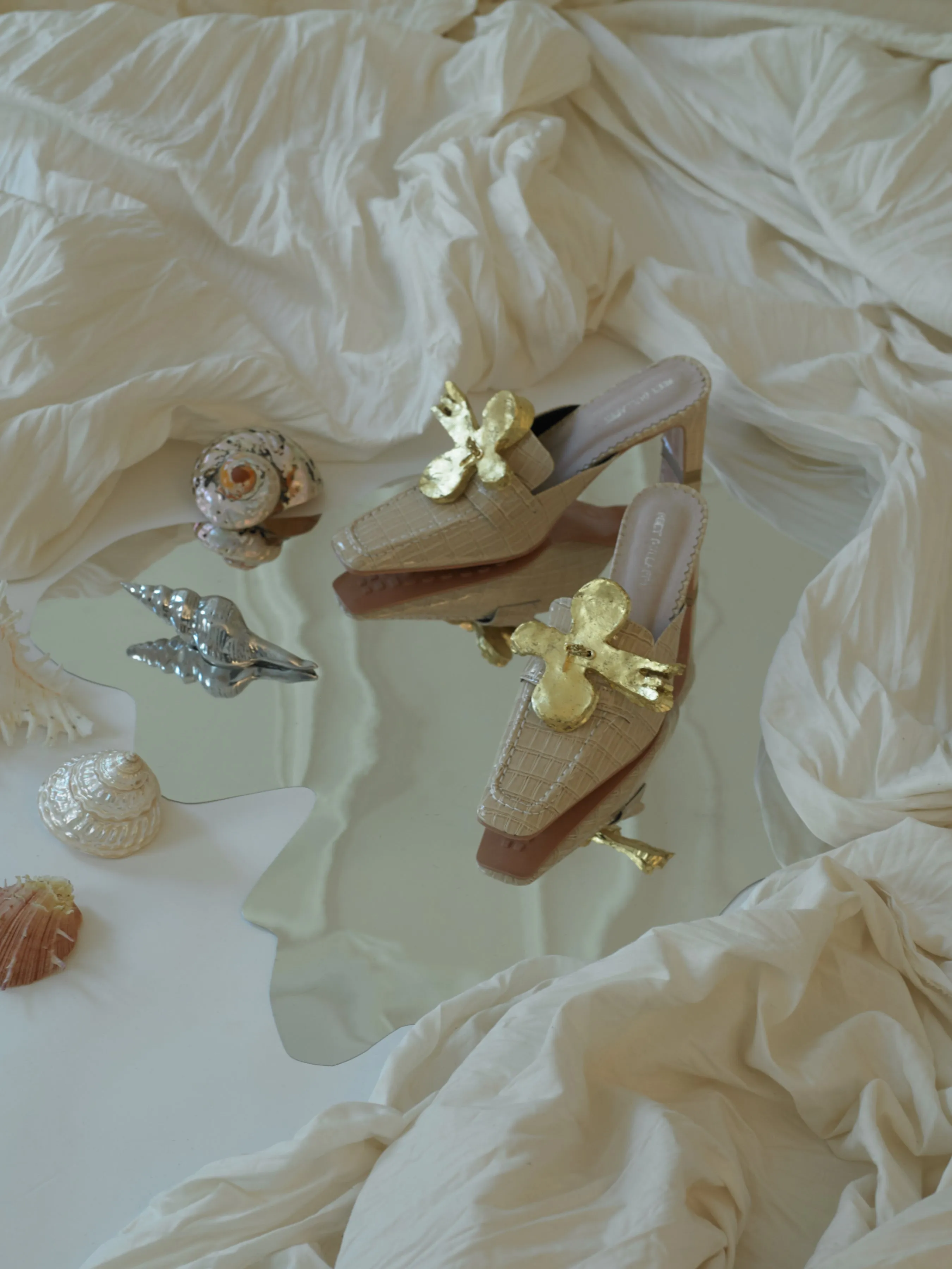 Artisanal Eos Mules - Sand/Gold