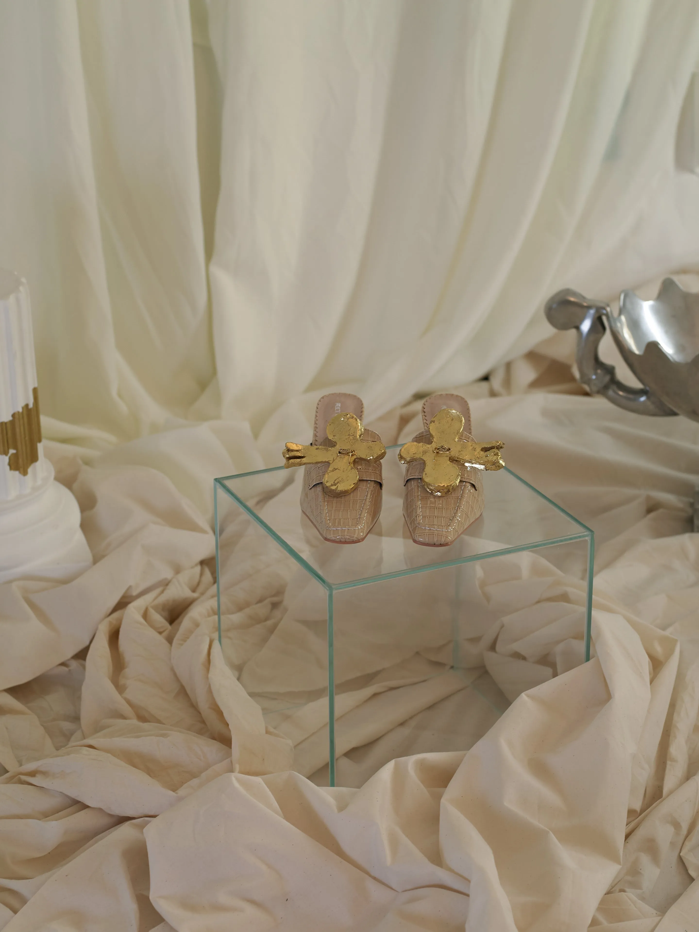 Artisanal Eos Mules - Sand/Gold