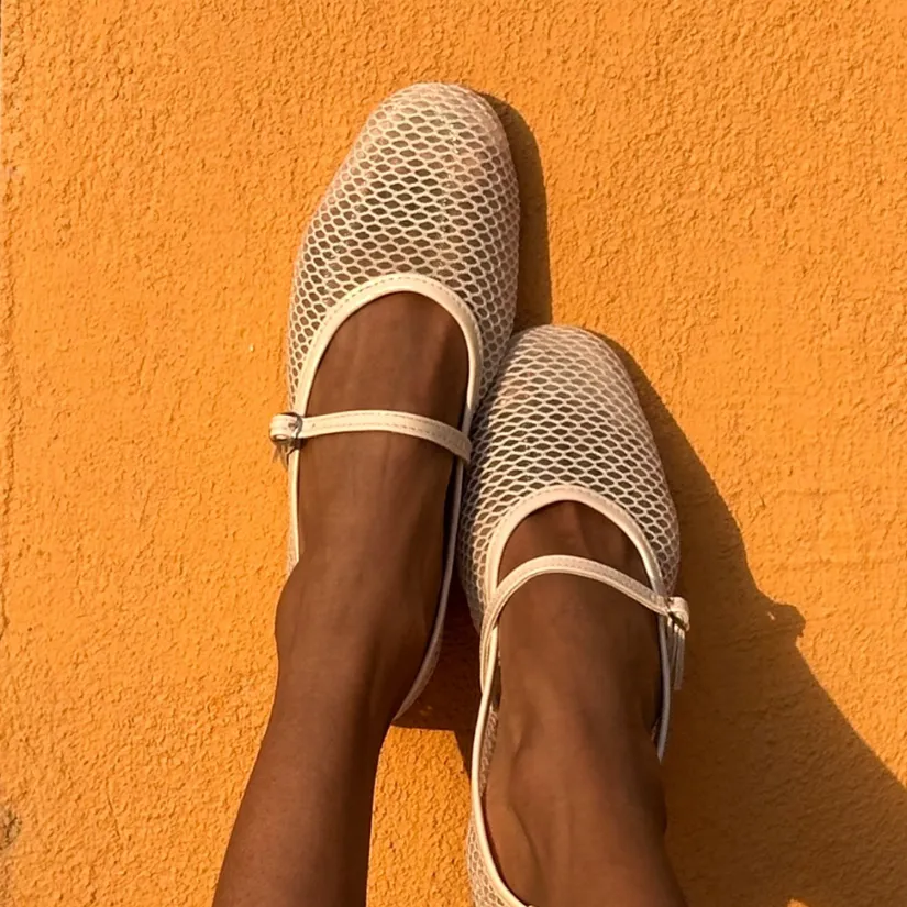 BAILATIRA BEIGE FISHNET FLATS