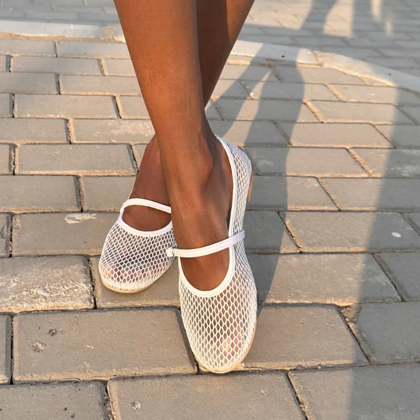 BAILATIRA WHITE FISHNET FLATS