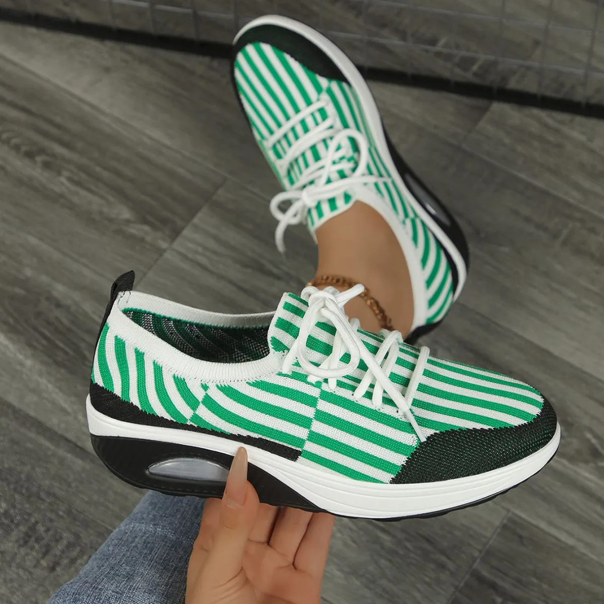 Breathable Mesh Round Toe Athletic