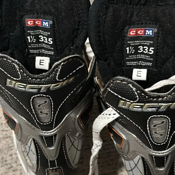 CCM Vector 7.5 Proformance Profile Hockey Skates ERPL Youth Size 1.5