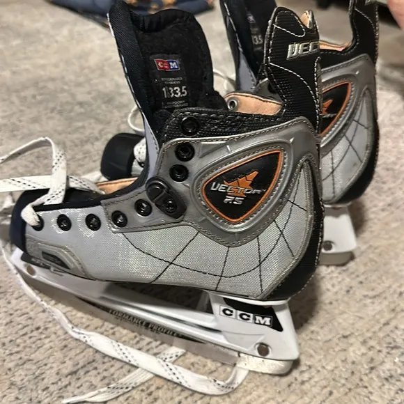 CCM Vector 7.5 Proformance Profile Hockey Skates ERPL Youth Size 1.5