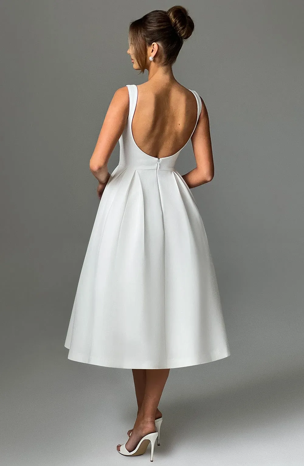 Clarabella sleeveless Midi Dress in white