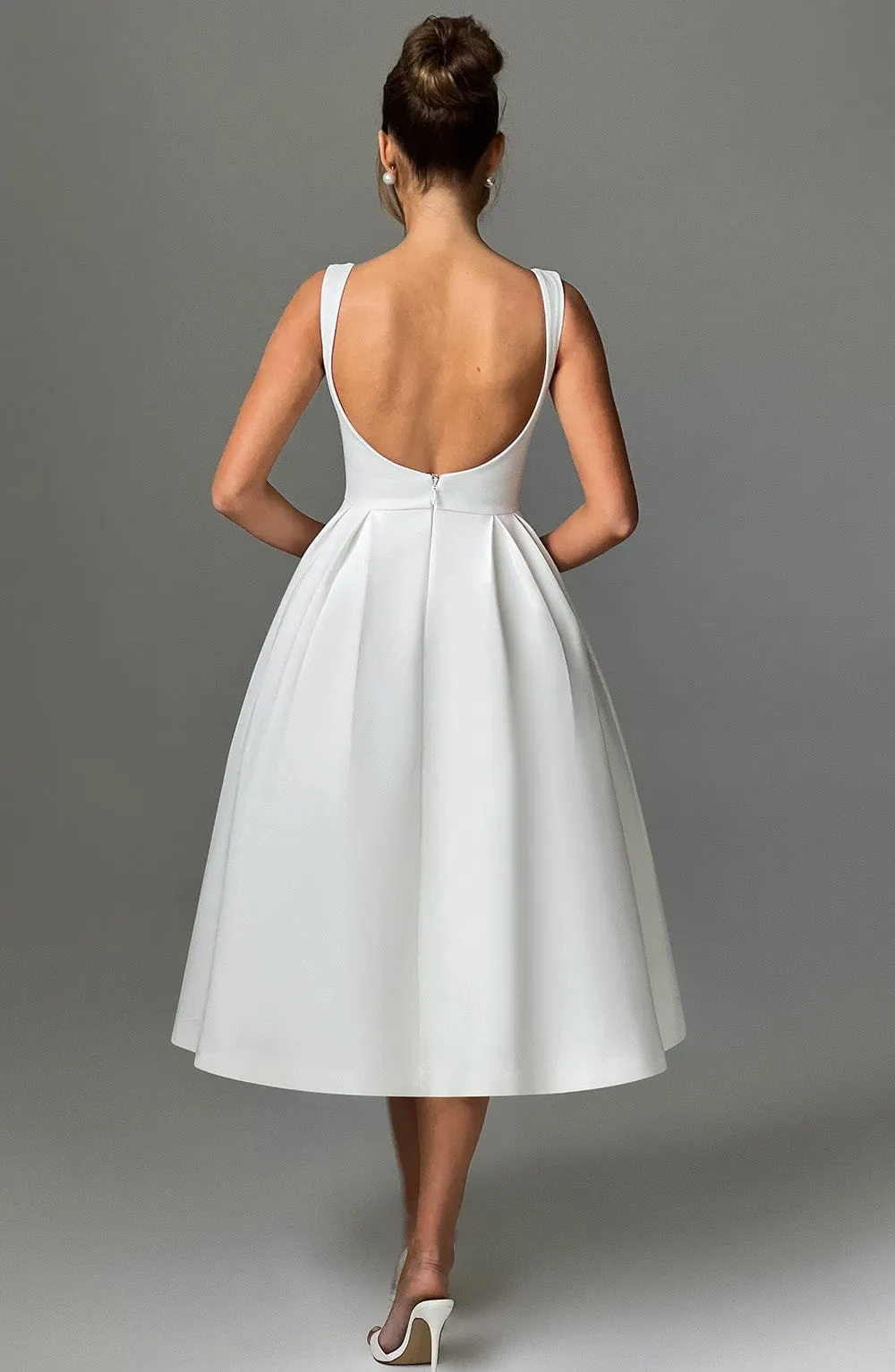 Clarabella sleeveless Midi Dress in white