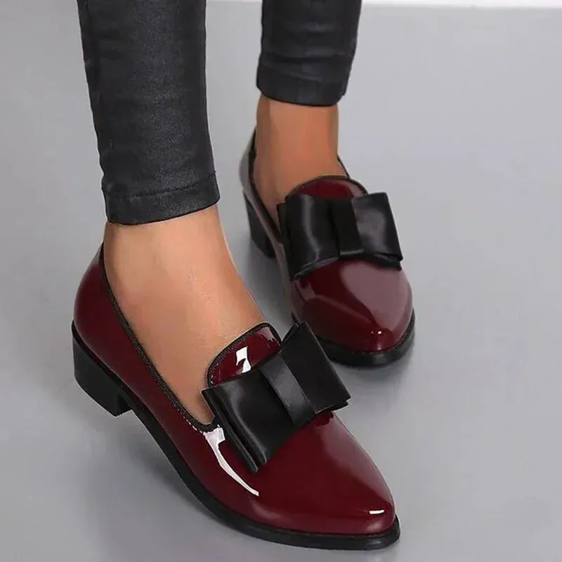 Glossy Bow Pointed Loafers
