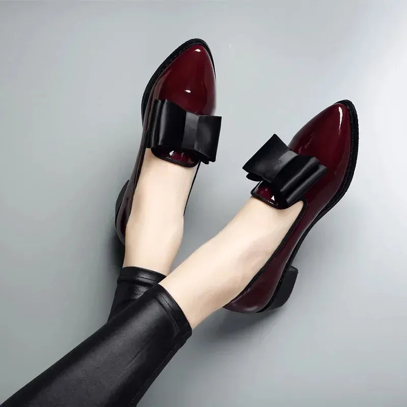 Glossy Bow Pointed Loafers