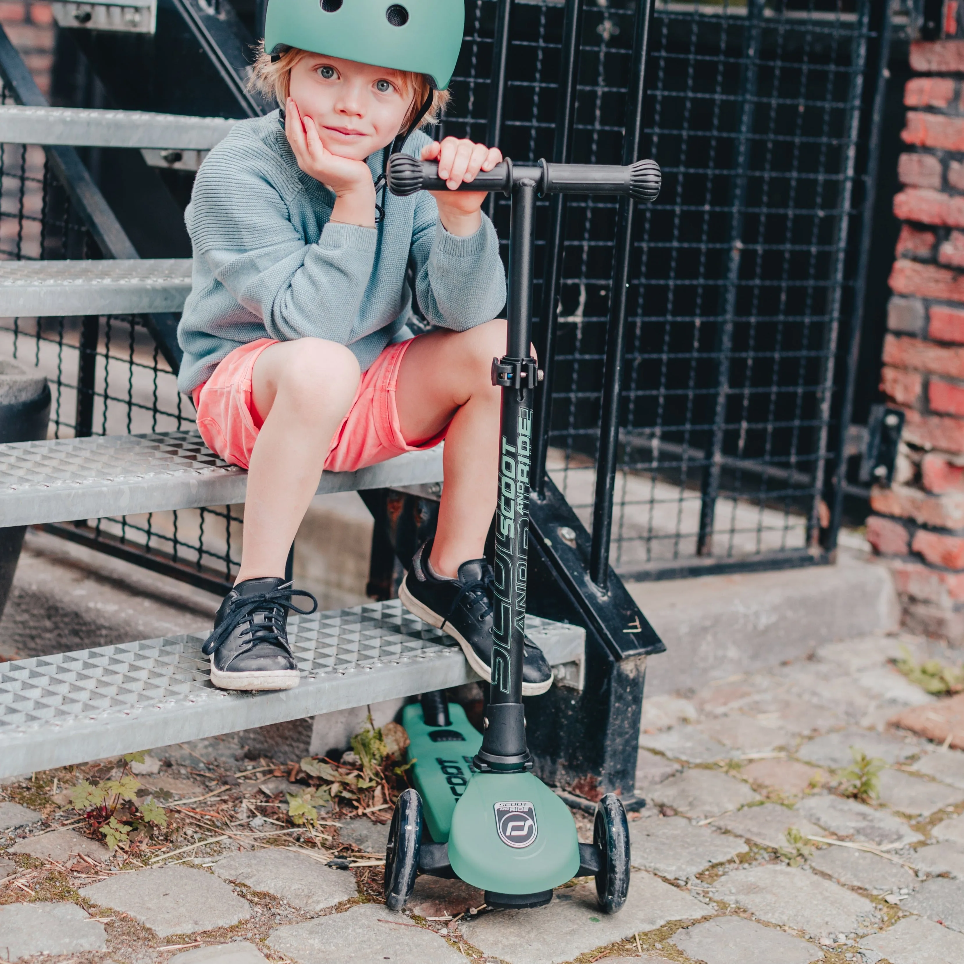 Highway Kick 3 Fold Away Scooter with LED Wheels (Forest)