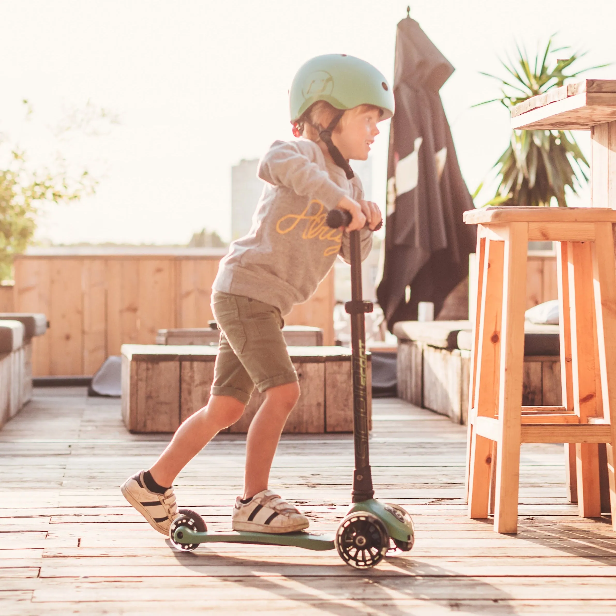 Highway Kick 3 Fold Away Scooter with LED Wheels (Forest)