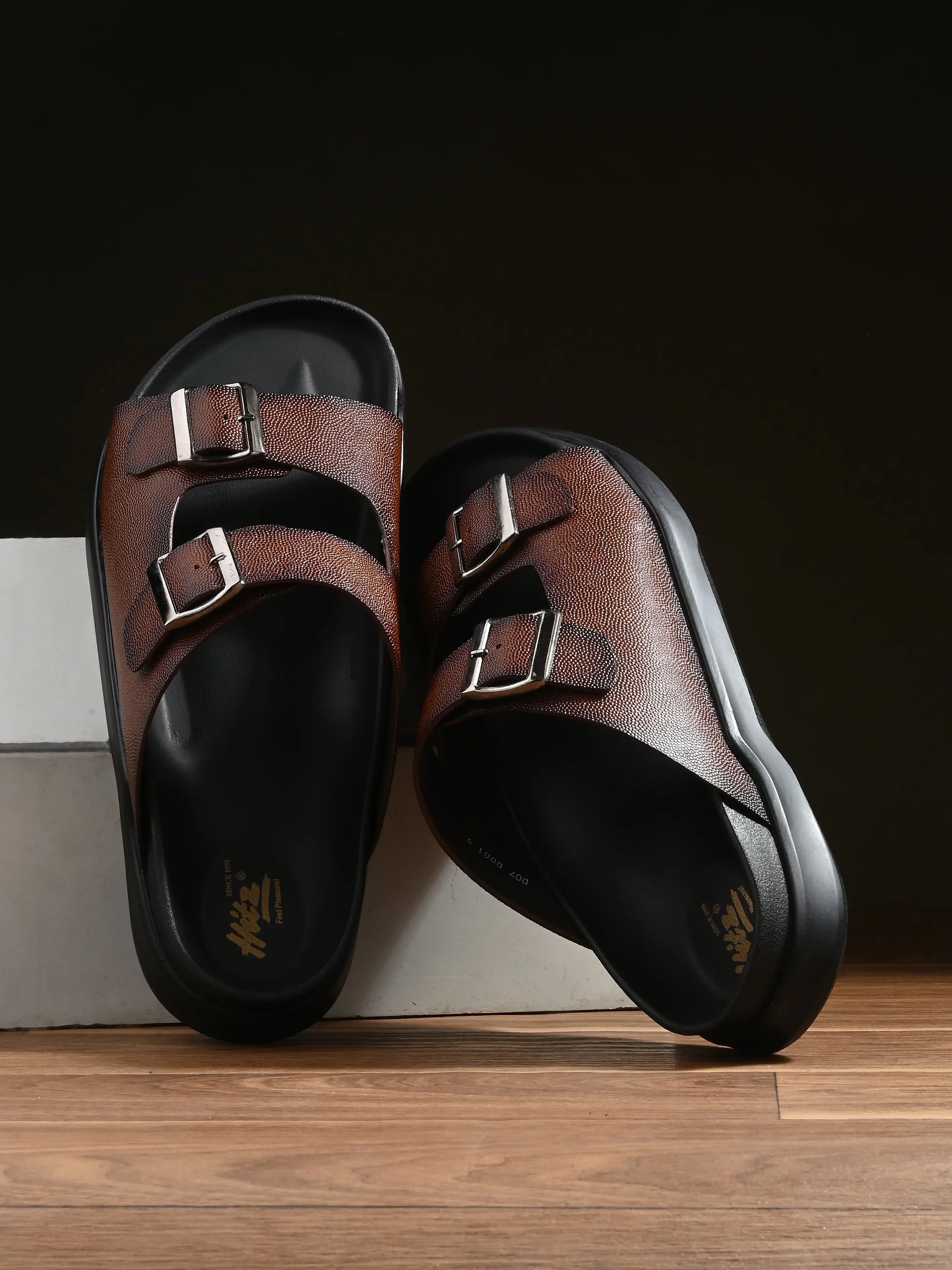 Hitz Men's Tan Leather Open Toe Slippers