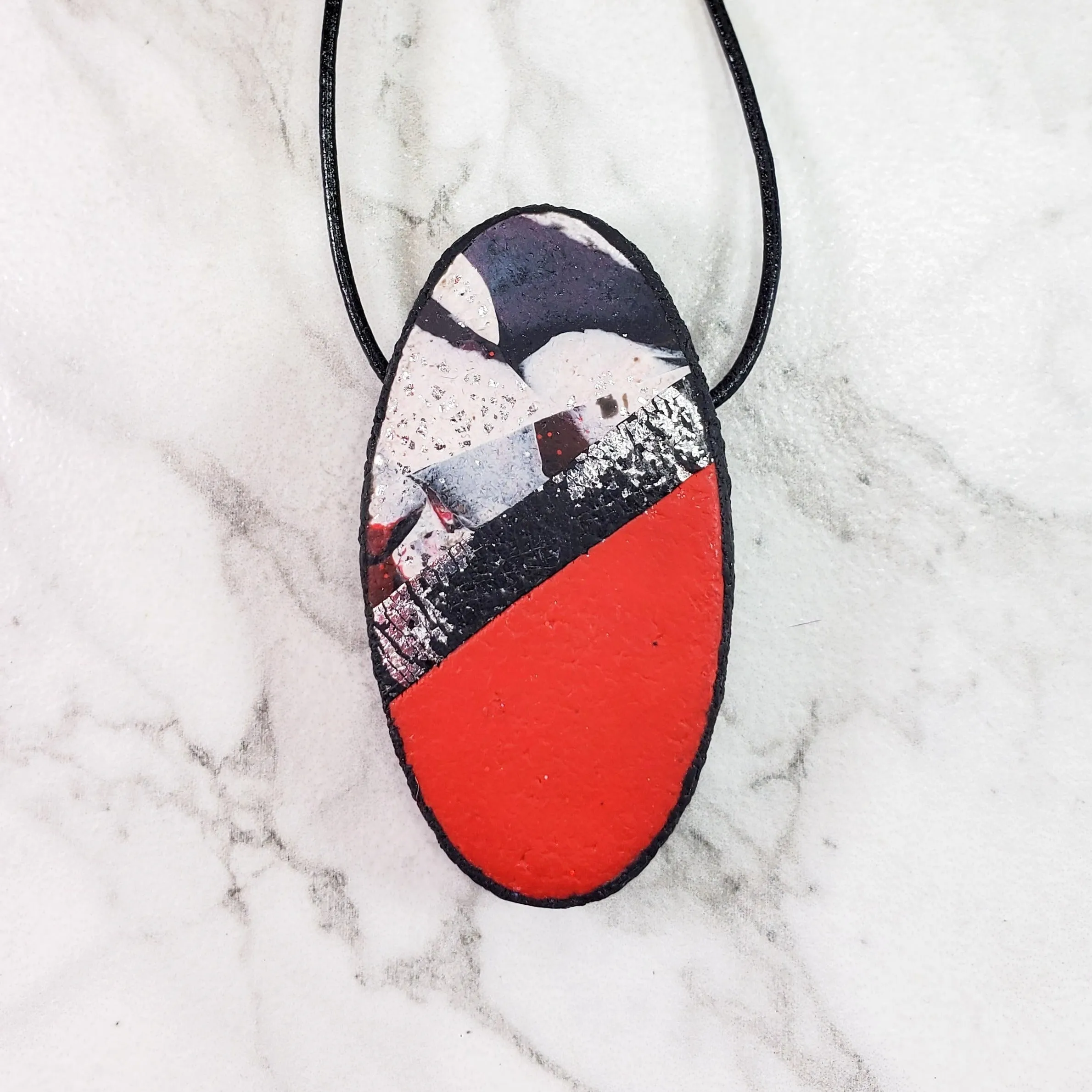 Large Oval Pendant - Scarlett