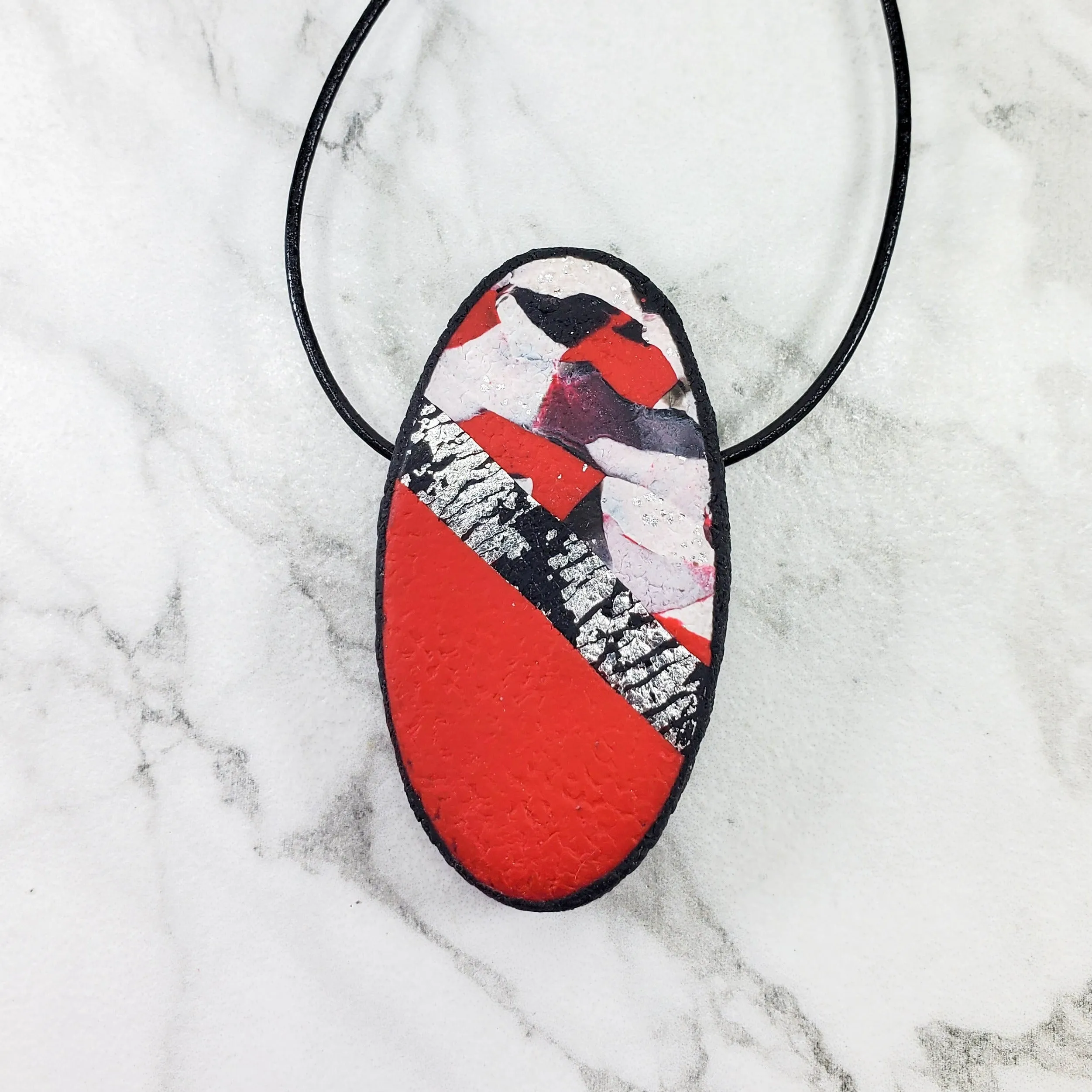 Large Oval Pendant - Scarlett