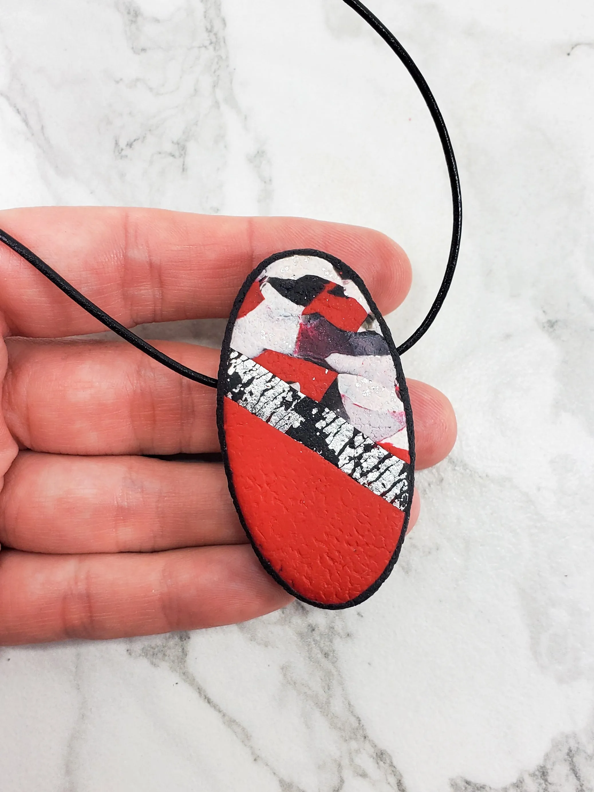 Large Oval Pendant - Scarlett