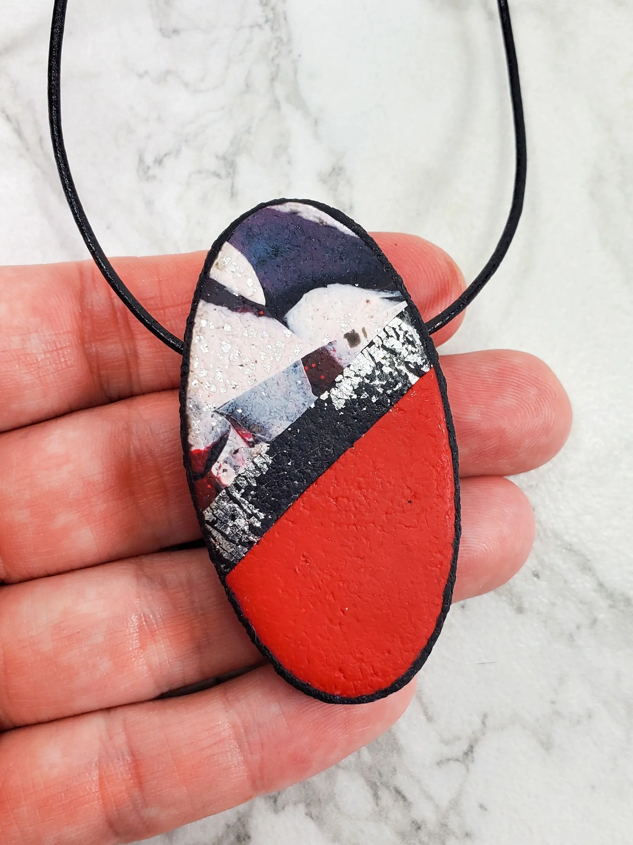 Large Oval Pendant - Scarlett