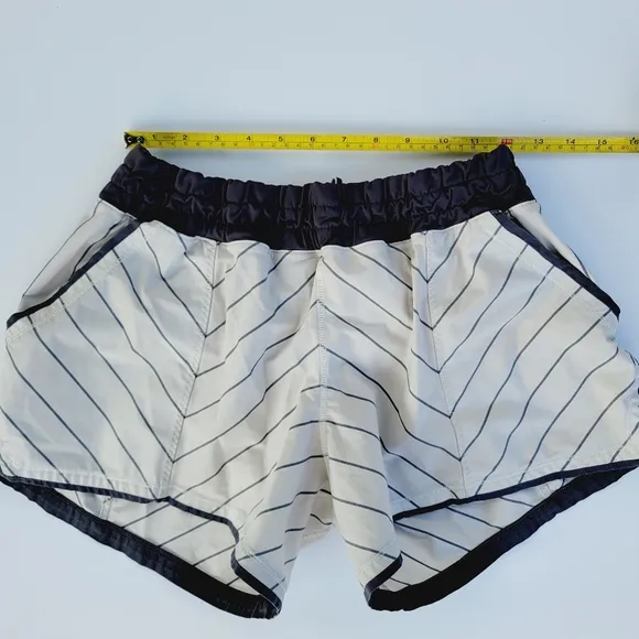 Lululemon Shake &amp; Break ShortSlalom Stripe Angel Wing  Soot Light size 6