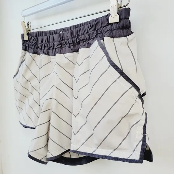 Lululemon Shake &amp; Break ShortSlalom Stripe Angel Wing  Soot Light size 6