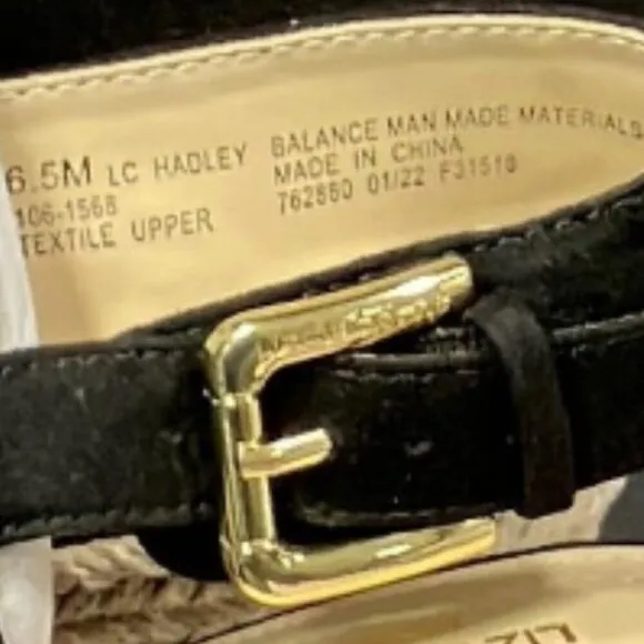 MSRP $70 NEW/IOB Liz Claiborne Hadley Black Open Toe Buckle Sandals 6.5M
