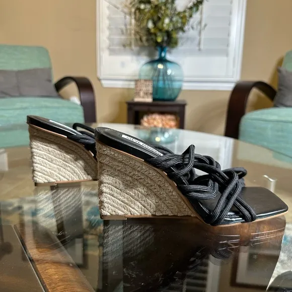 New Steve Madden Idolized wedge Sandal in black size 8