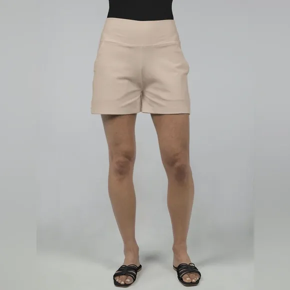 NWT KiraGrace High-Waist Short Cream Size Small
