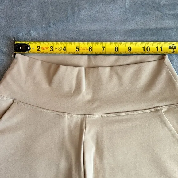 NWT KiraGrace High-Waist Short Cream Size Small