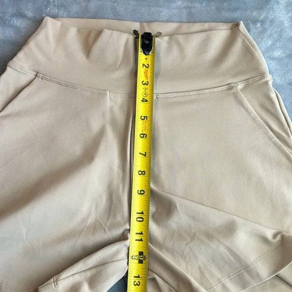 NWT KiraGrace High-Waist Short Cream Size Small