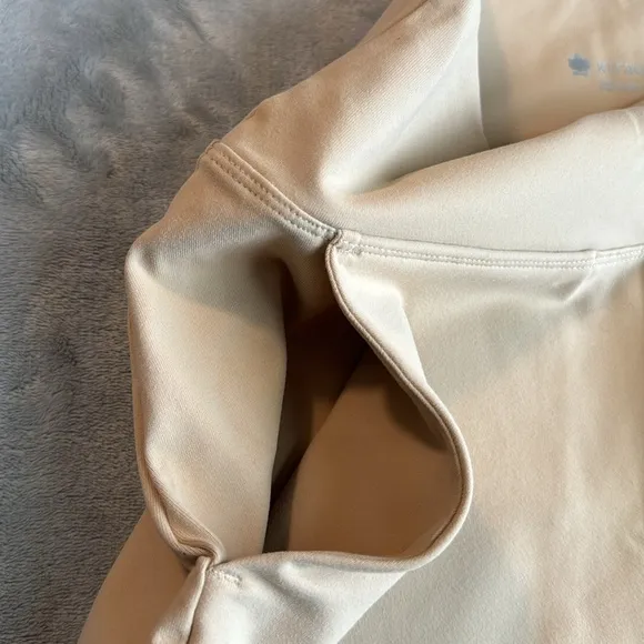 NWT KiraGrace High-Waist Short Cream Size Small