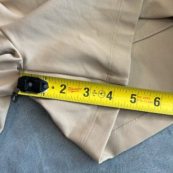 NWT KiraGrace High-Waist Short Cream Size Small