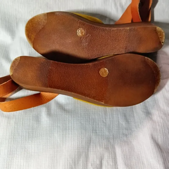 Seychelles Laugh More Suede Platform Wood Wedge Sandals Mustard Italy Size 7
