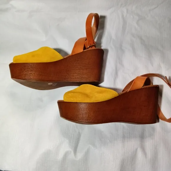 Seychelles Laugh More Suede Platform Wood Wedge Sandals Mustard Italy Size 7