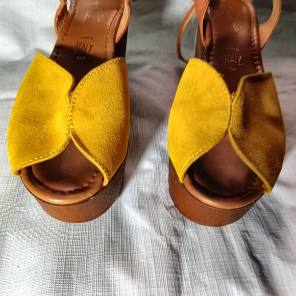Seychelles Laugh More Suede Platform Wood Wedge Sandals Mustard Italy Size 7