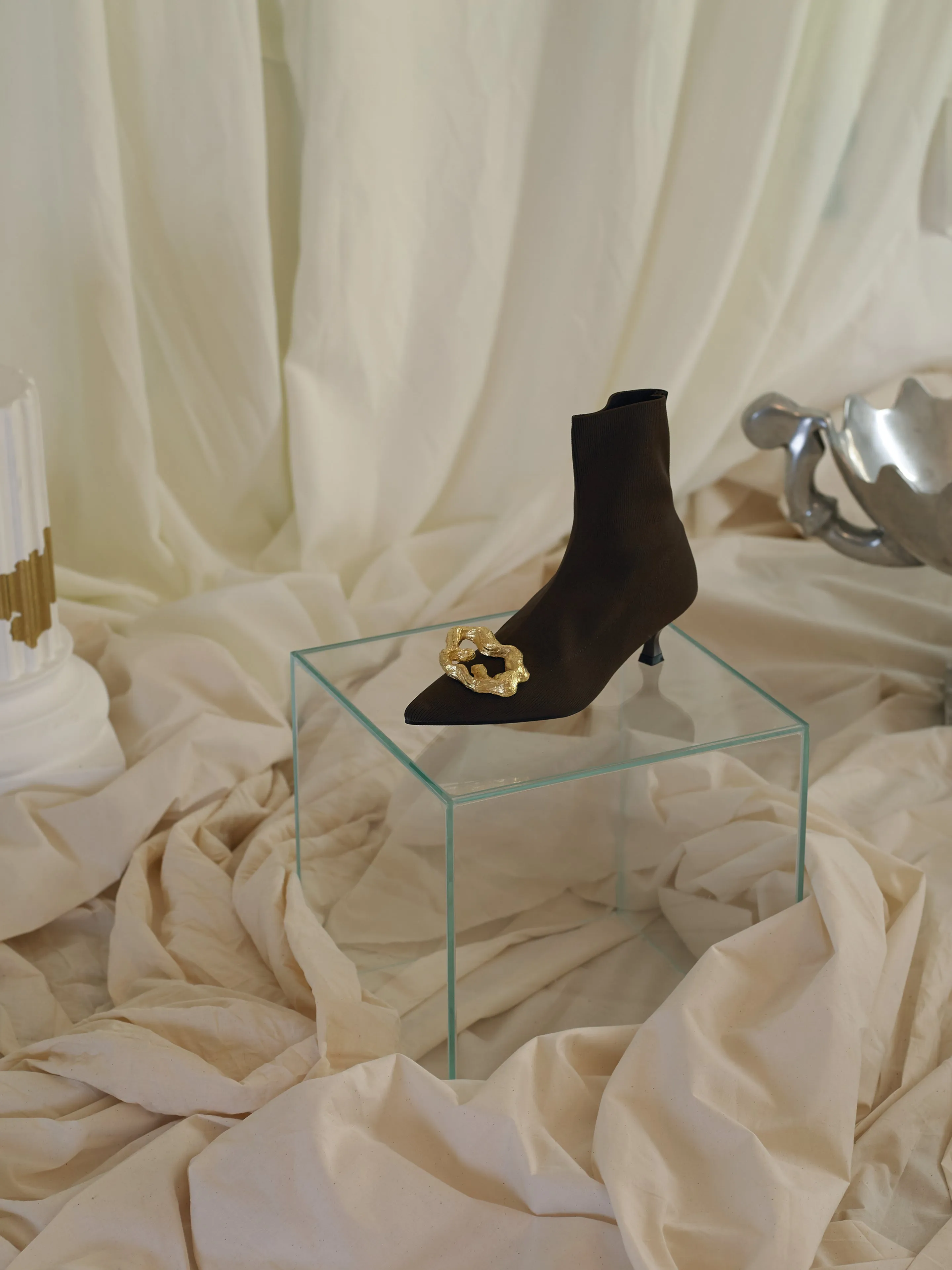 Techno-Knit Galea Low-Heeled Boots - Chataigne/Gold
