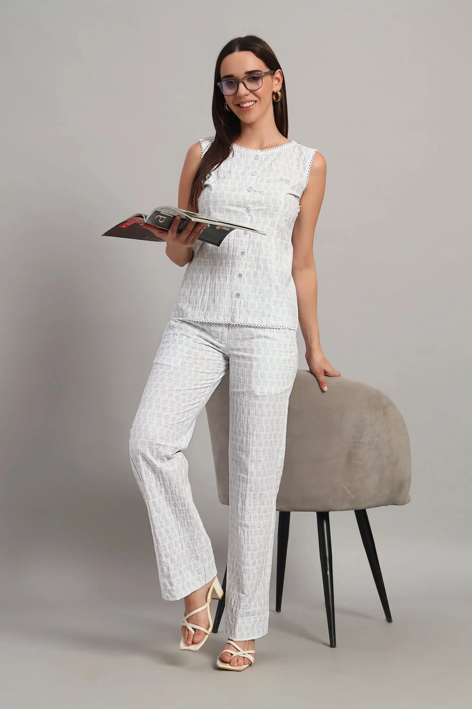 The Summer Ease Set, White & Blue