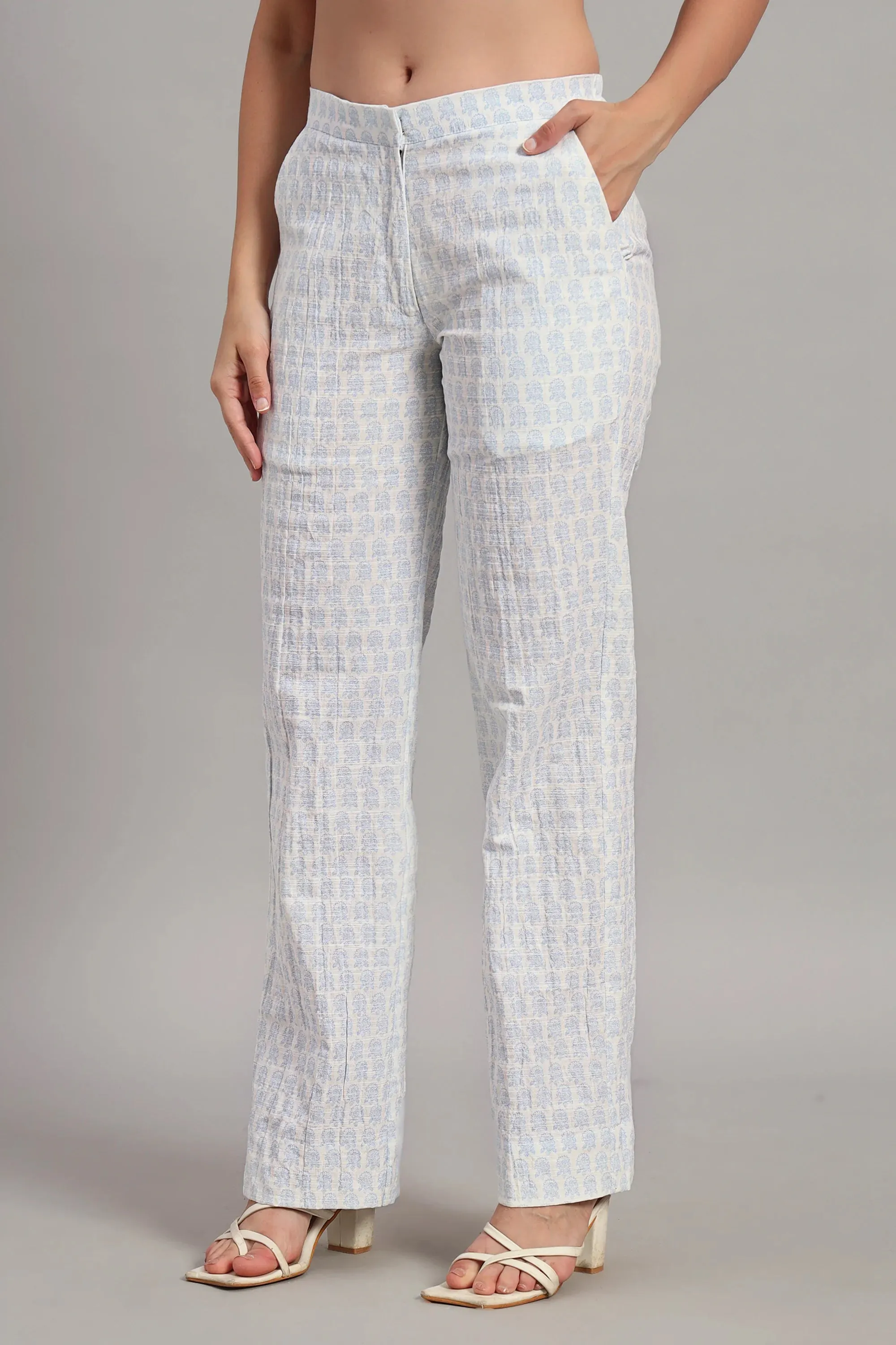 The Summer Ease Set, White & Blue