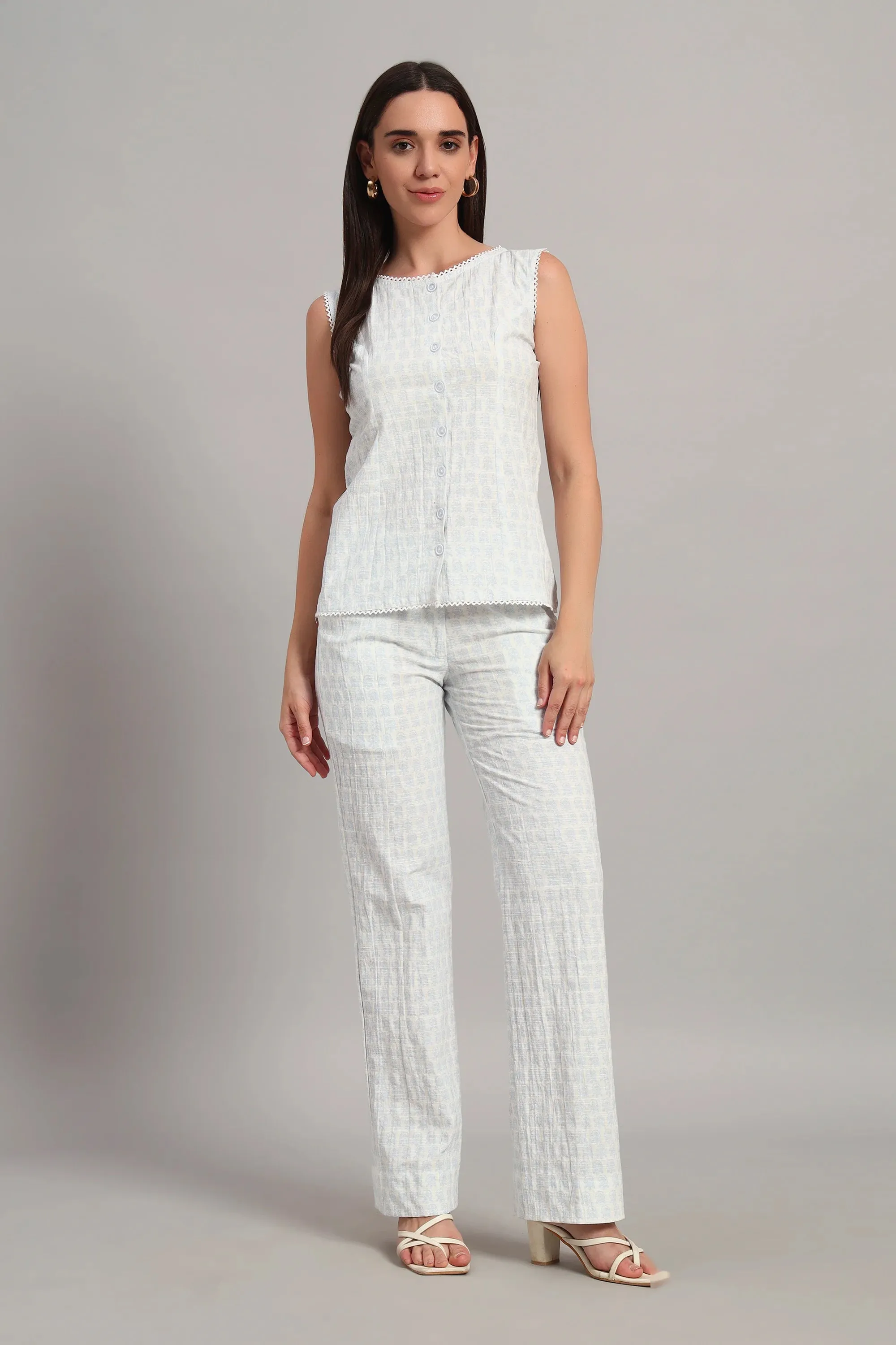 The Summer Ease Set, White & Blue