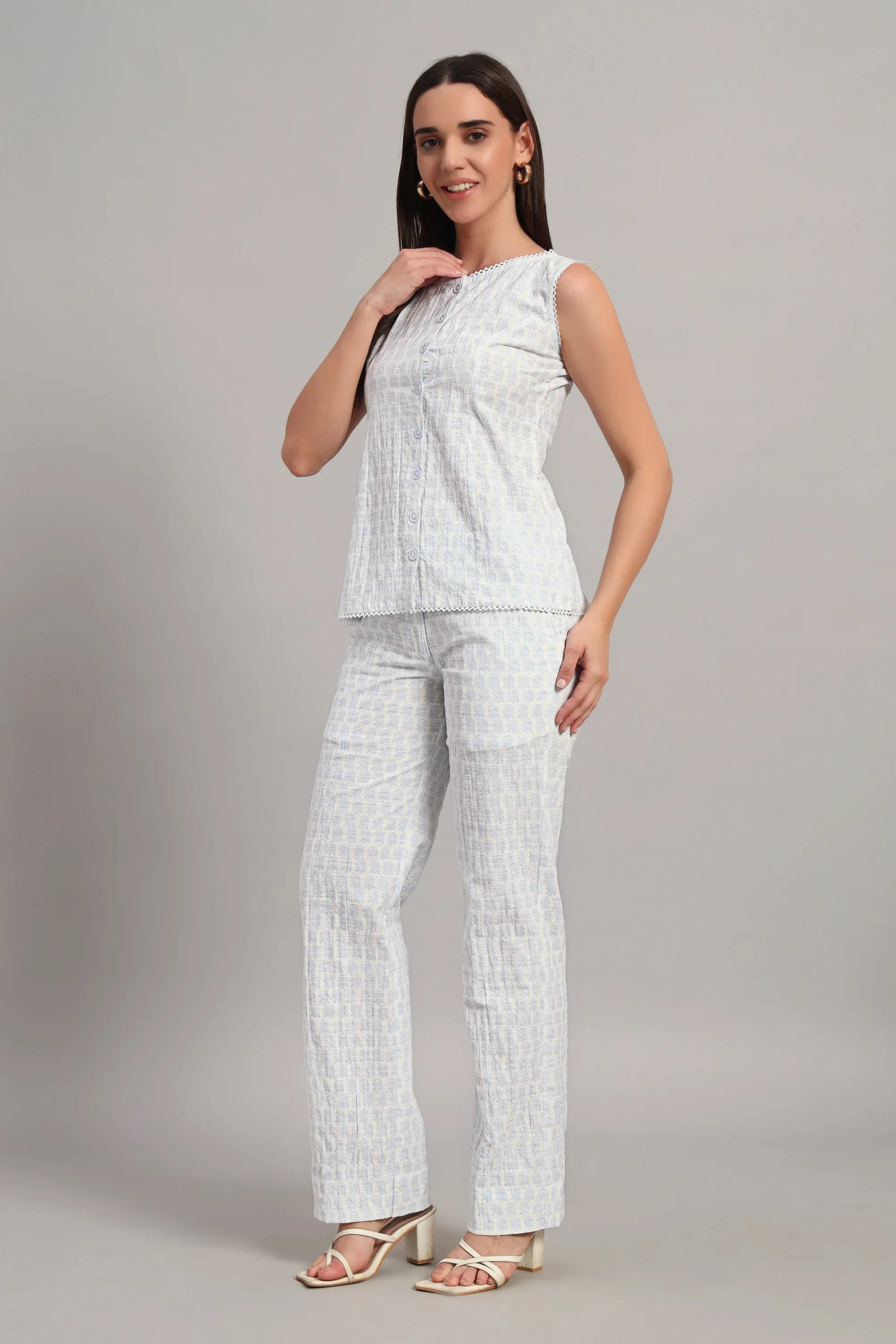 The Summer Ease Set, White & Blue