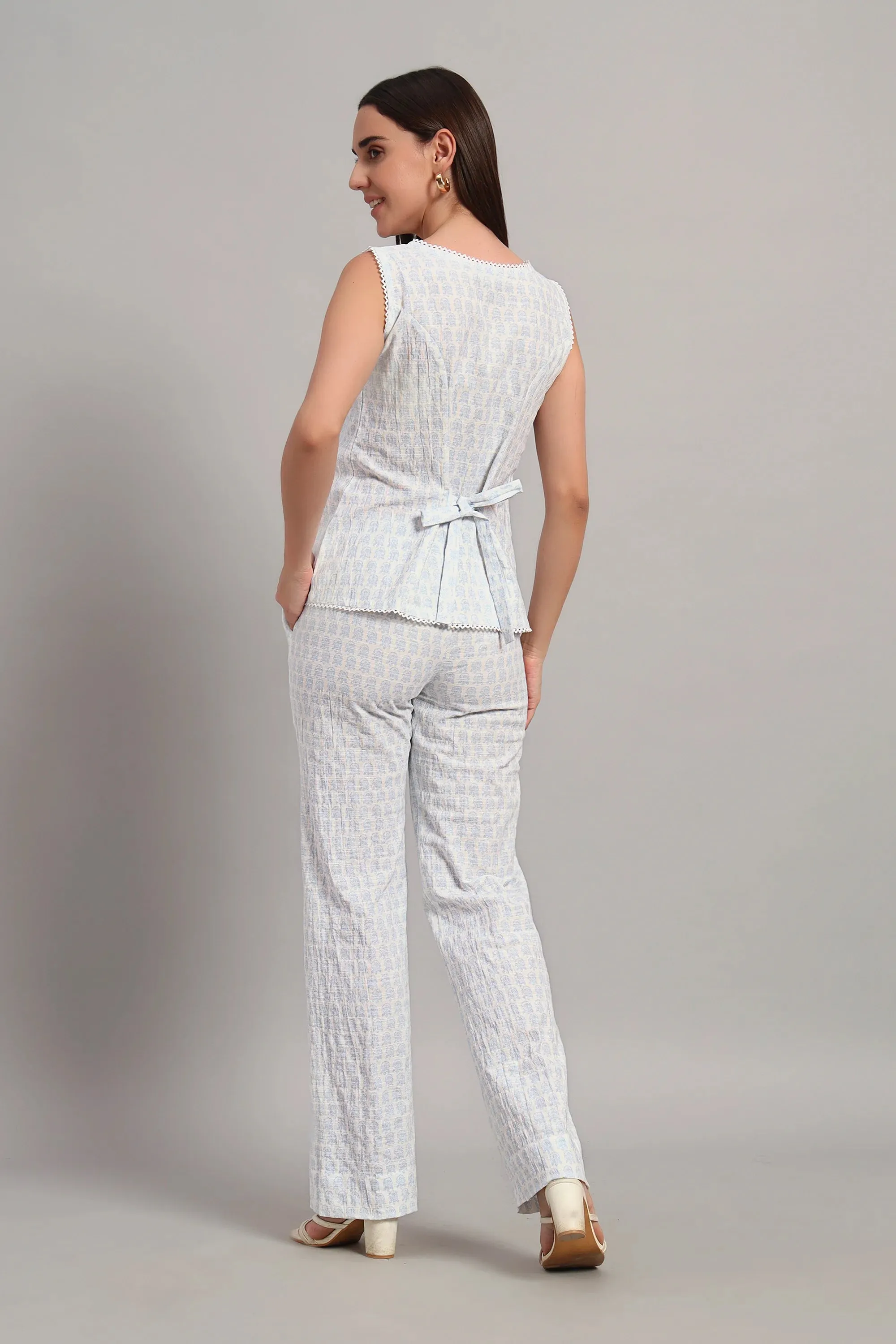 The Summer Ease Set, White & Blue