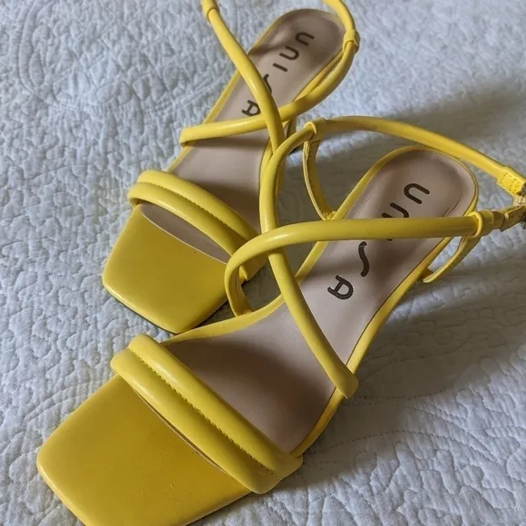 𝅺UNISA Yellow Square Toe Heeled Sandal 6.5
