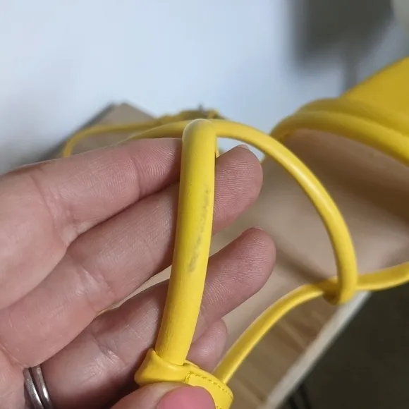 𝅺UNISA Yellow Square Toe Heeled Sandal 6.5