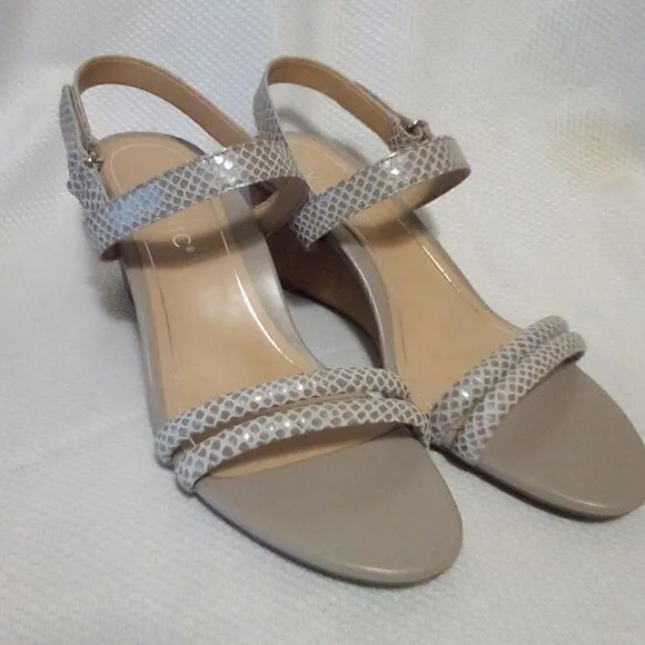 Vionic Emmy lizard wedge open toe sandals in aluminium leather size 9.5
