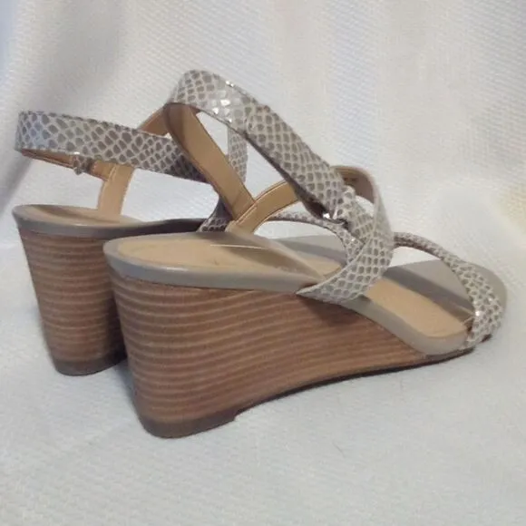 Vionic Emmy lizard wedge open toe sandals in aluminium leather size 9.5